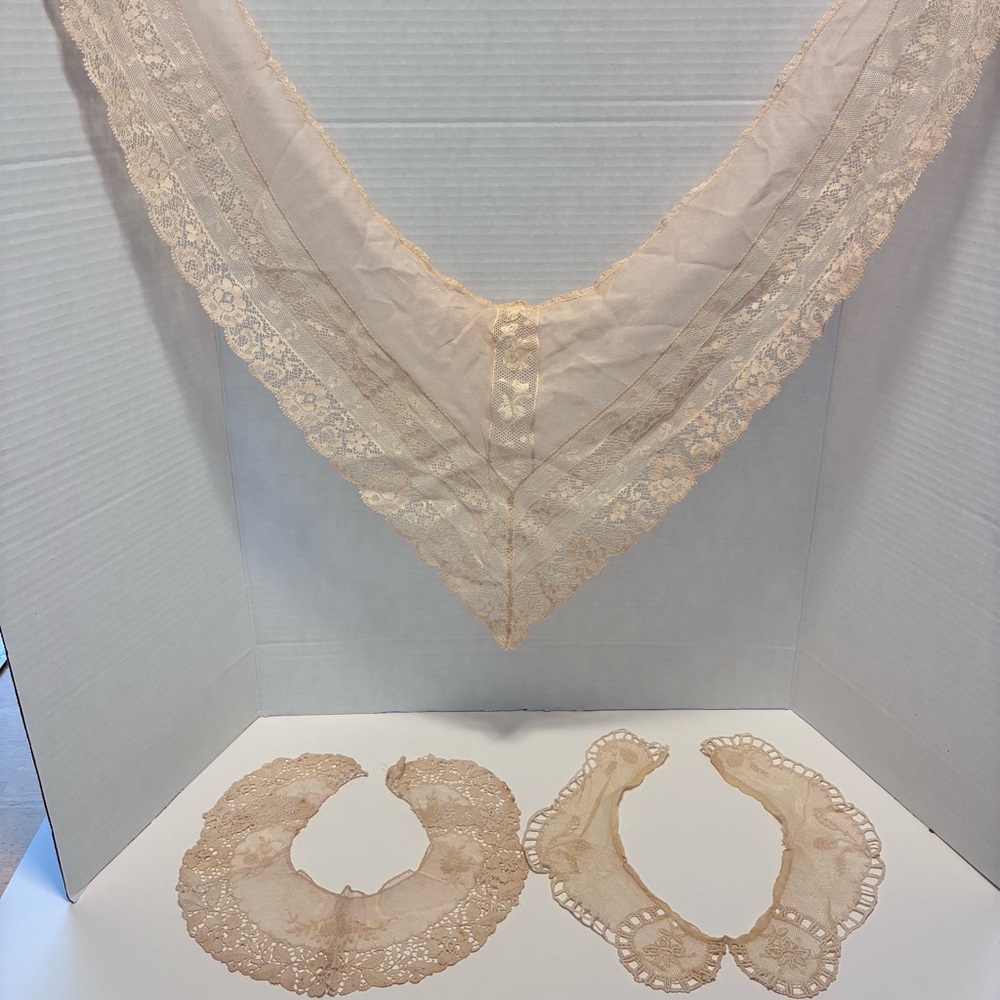 Early 1900s Lace Women's Collar Set and Shawl - Ivory Color